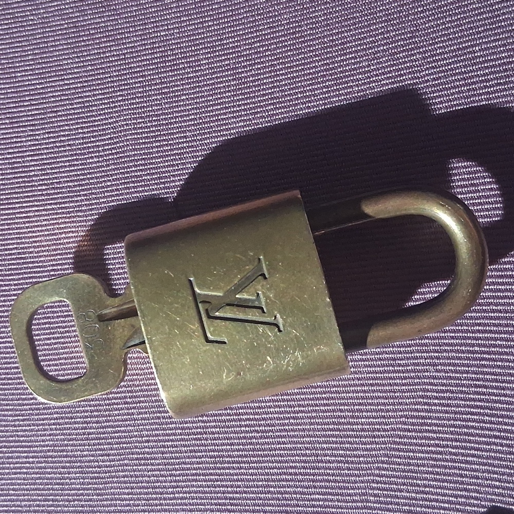 LV Lock n Key($27)